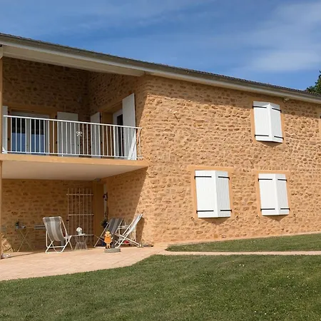 Au Pays Des Pierres Dorees 3*